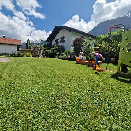 Gaestehaus Schoeneweiss Ehrwald Bagian luar foto
