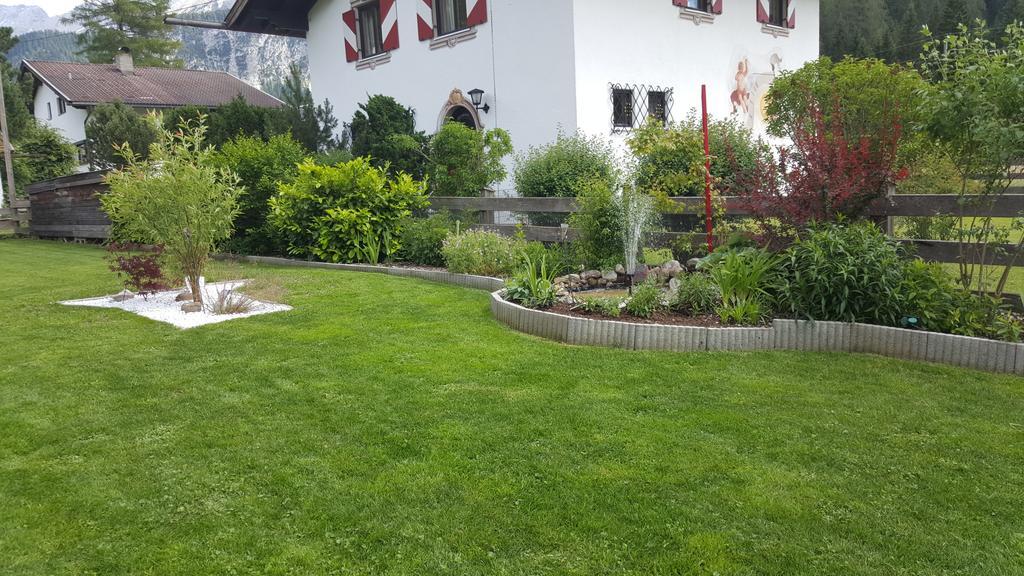 Gaestehaus Schoeneweiss Ehrwald Bagian luar foto